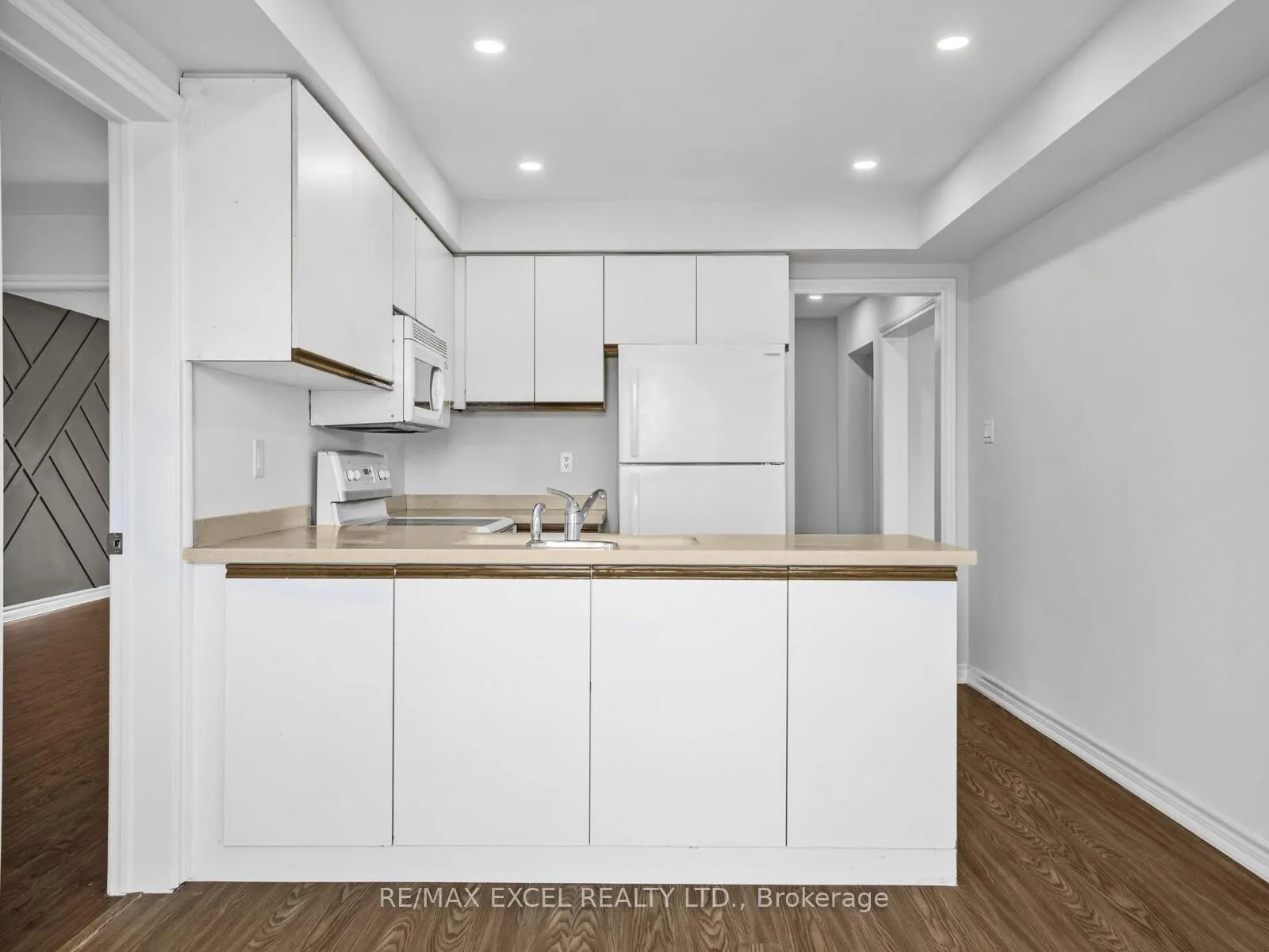 Photo 14 of 25 Golden Meadow Road, Barrie, Bayshore — HOMEH
