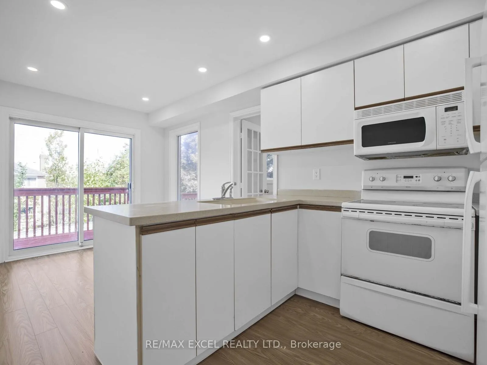 Photo 16 of 25 Golden Meadow Road, Barrie, Bayshore — HOMEH