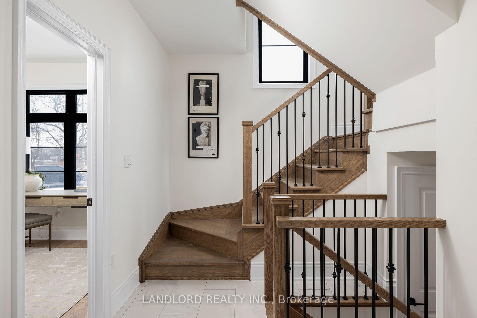 Photo 3 of 142 De La Roche Drive, Vaughan, Vellore Village — HOMEH