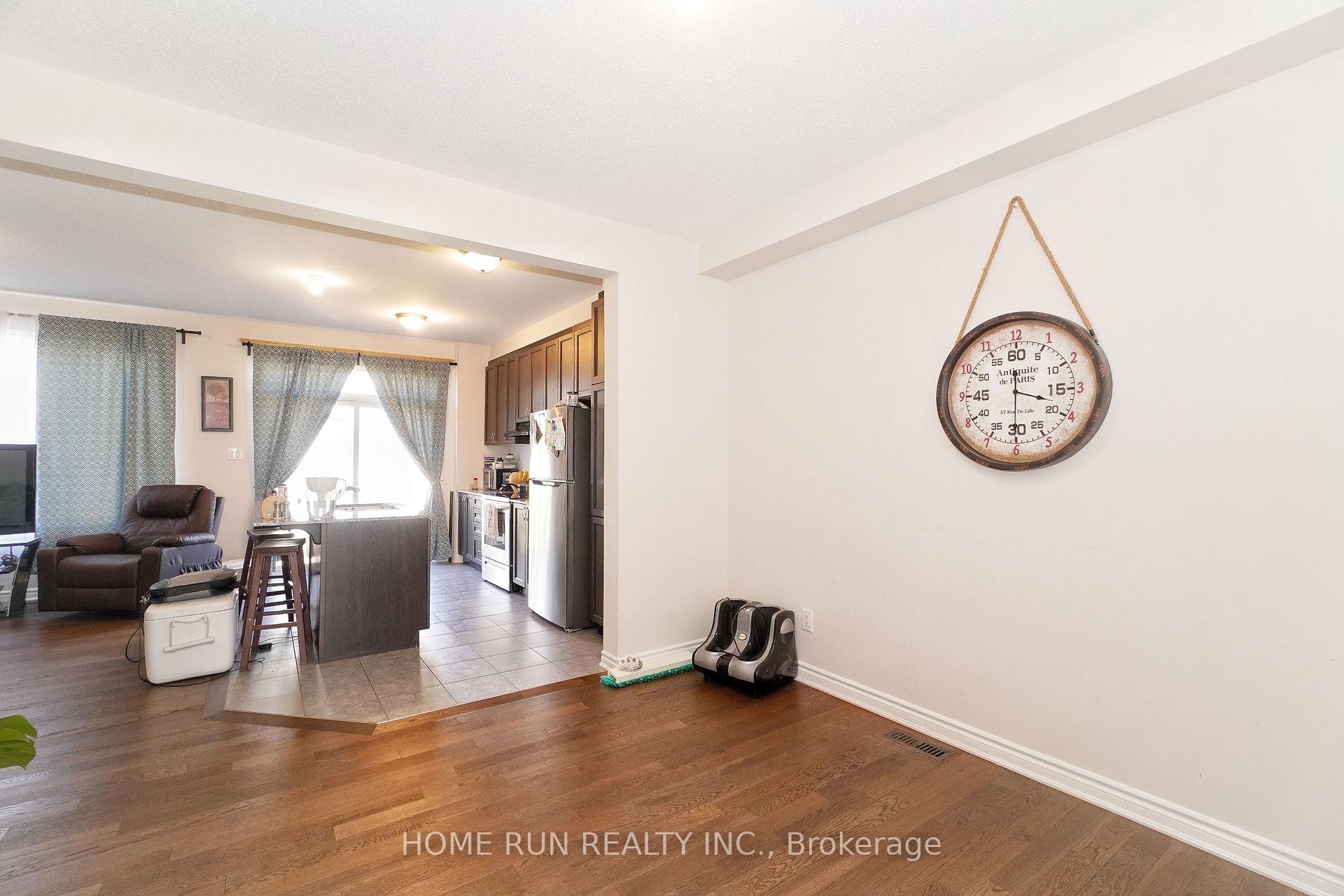 Photo 3 of 2337 Watercolours Way, Ottawa, Barrhaven - Half Moon Bay — HOMEH