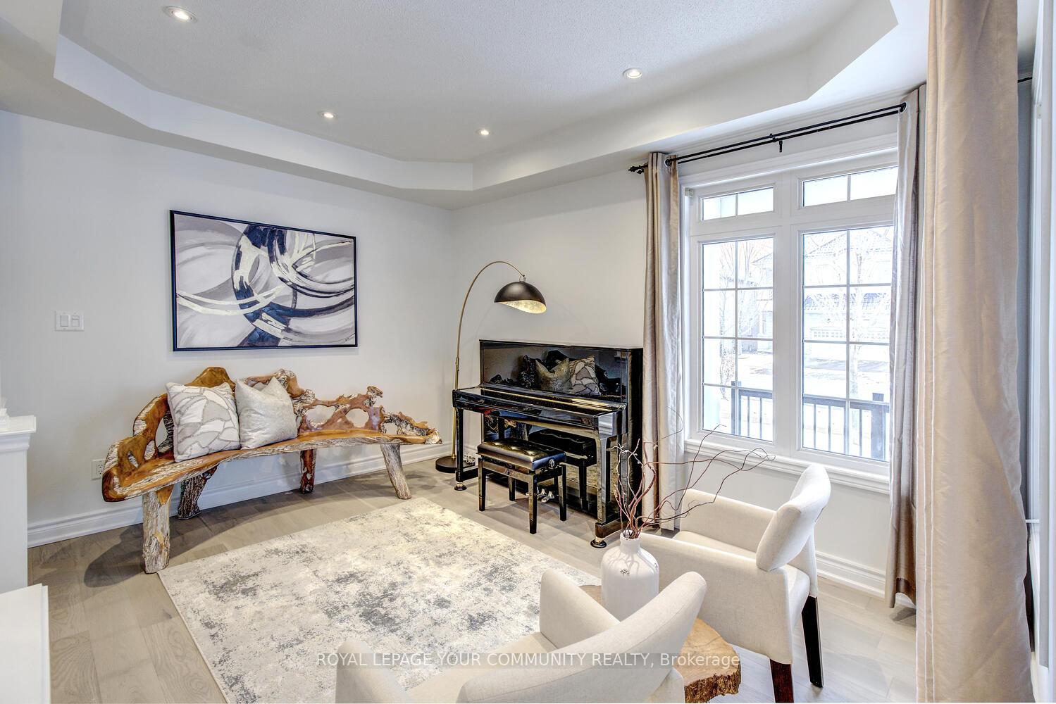 Photo 4 of 2 Lauderdale Drive, Vaughan, Patterson — HOMEH