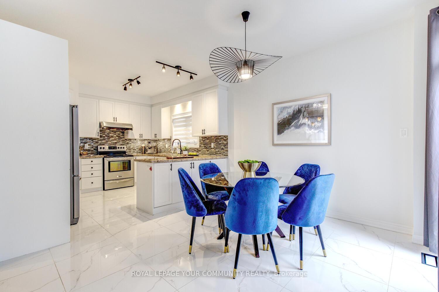 Photo 10 of 2 Lauderdale Drive, Vaughan, Patterson — HOMEH