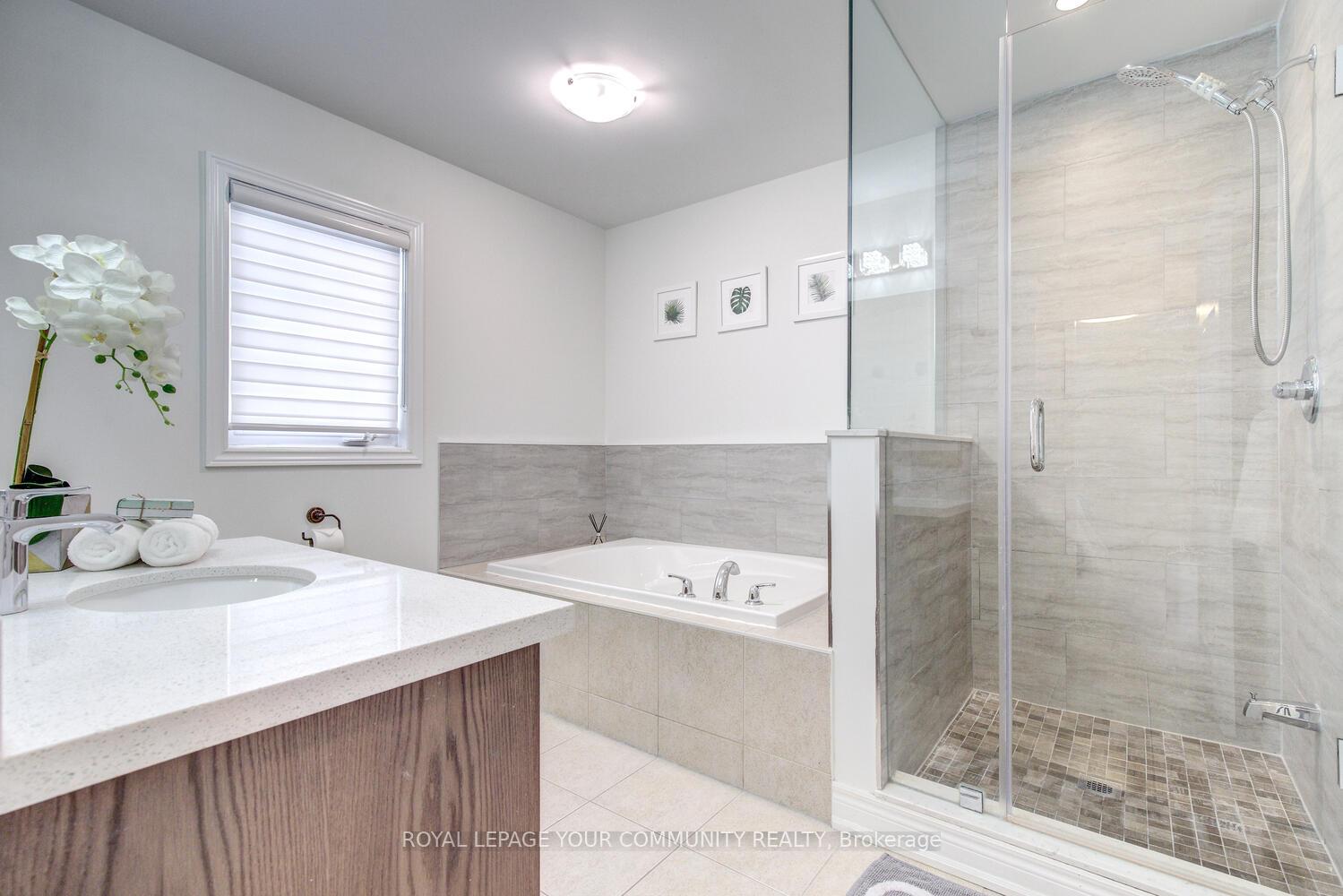 Photo 26 of 2 Lauderdale Drive, Vaughan, Patterson — HOMEH