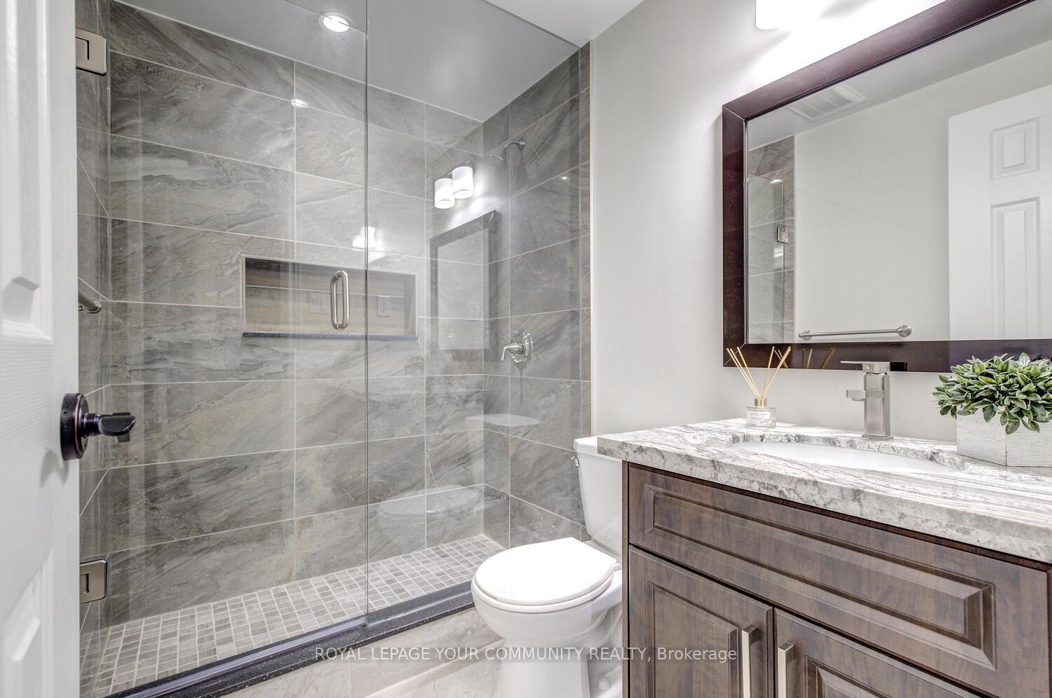 Photo 33 of 2 Lauderdale Drive, Vaughan, Patterson — HOMEH