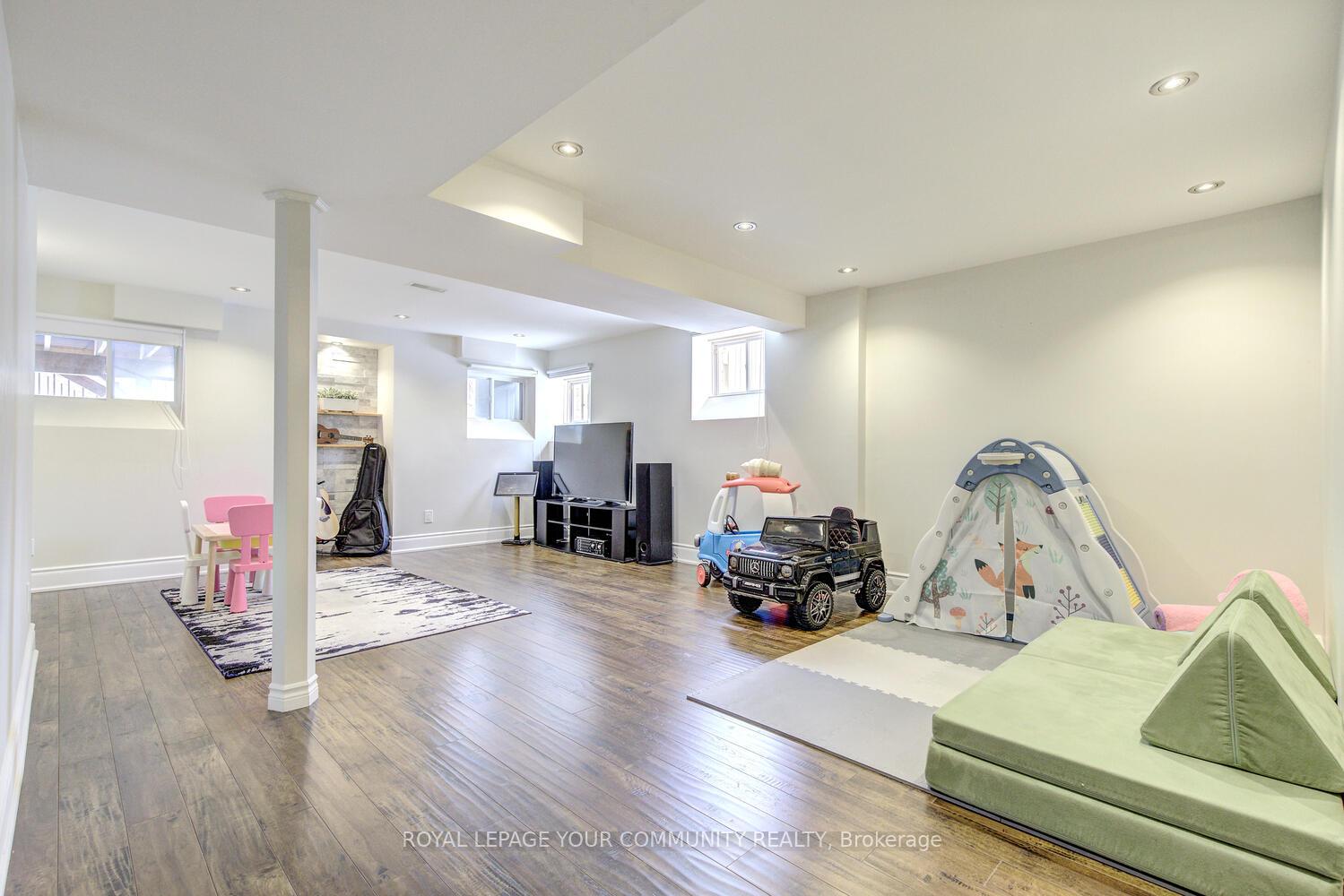Photo 34 of 2 Lauderdale Drive, Vaughan, Patterson — HOMEH