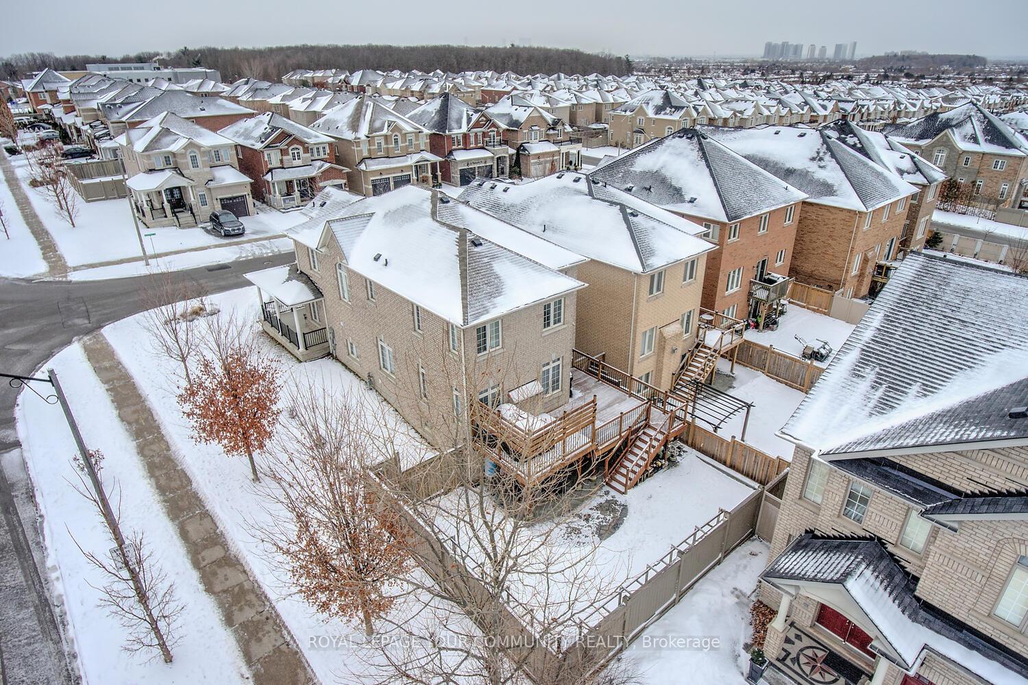 Photo 40 of 2 Lauderdale Drive, Vaughan, Patterson — HOMEH