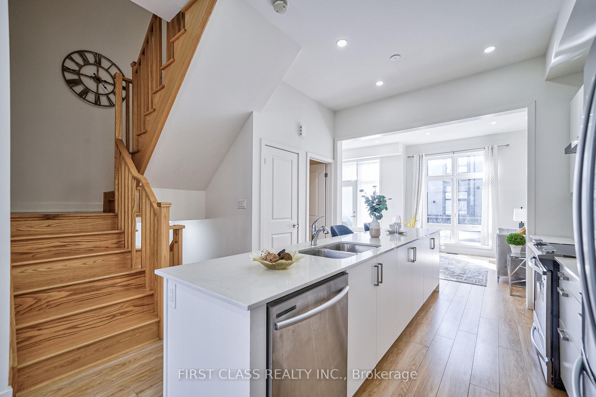 Photo 11 of 14 Mogul Road, Vaughan, Vellore Village — HOMEH