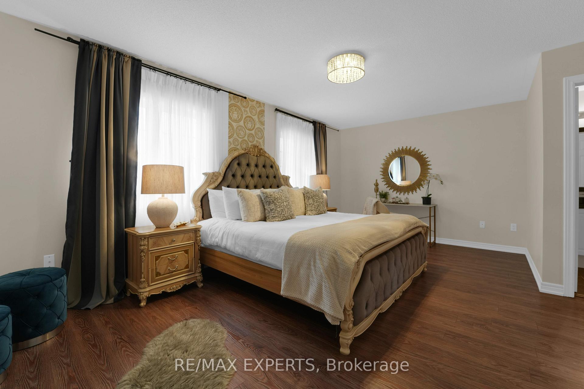 Photo 15 of 24 Crestbank Court, Vaughan, Maple — HOMEH