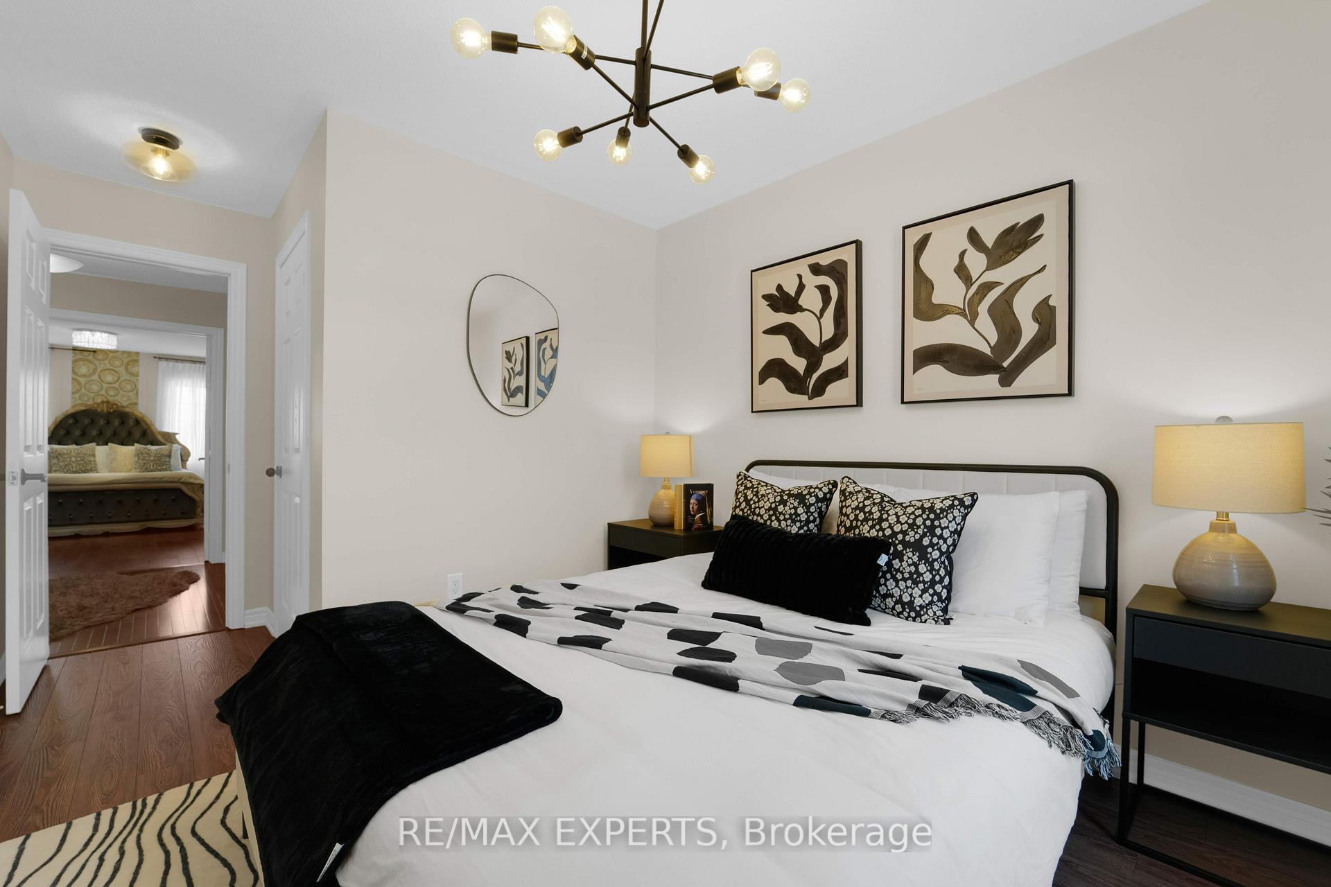 Photo 20 of 24 Crestbank Court, Vaughan, Maple — HOMEH