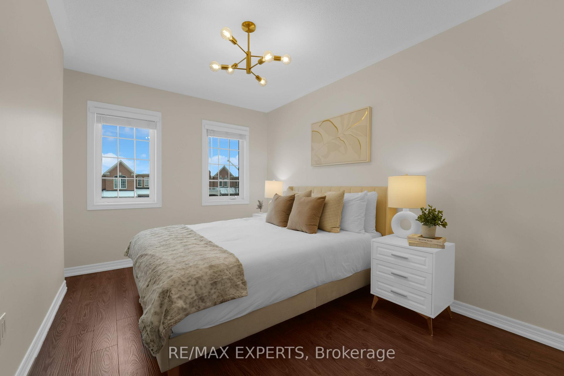 Photo 21 of 24 Crestbank Court, Vaughan, Maple — HOMEH