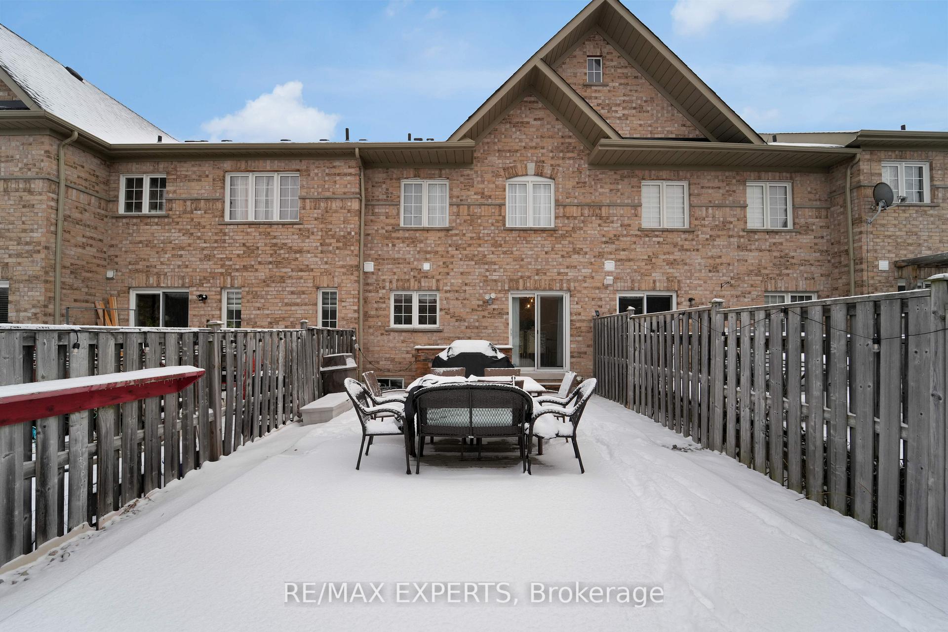 Photo 29 of 24 Crestbank Court, Vaughan, Maple — HOMEH
