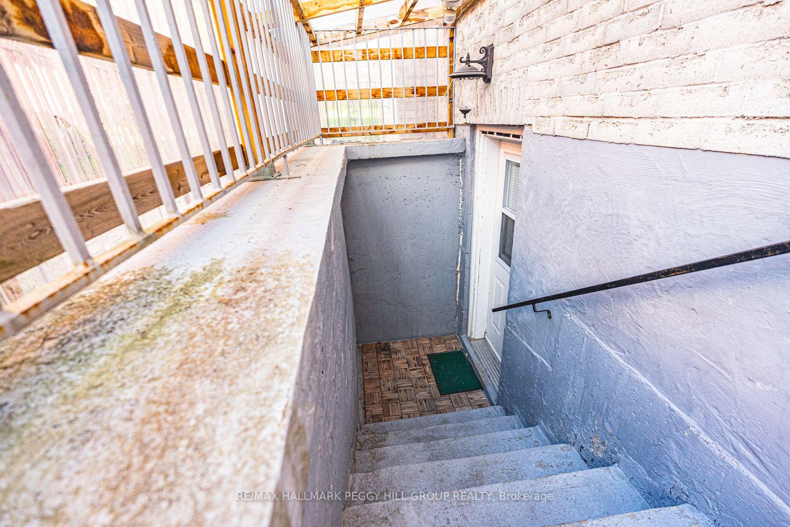 Photo 6 of Unit Lower, 66 Carley Crescent, Barrie, Painswick South — HOMEH