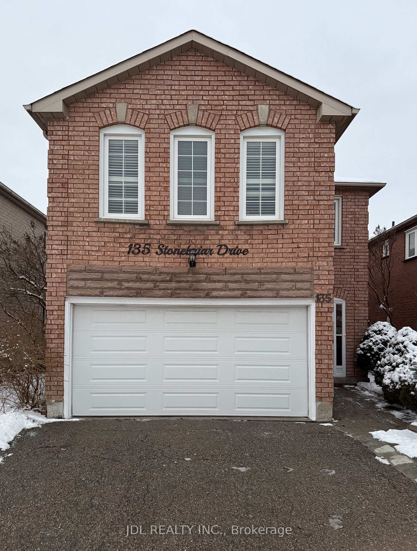 Photo 1 of 135 Stonebriar Drive, Vaughan, Maple — HOMEH