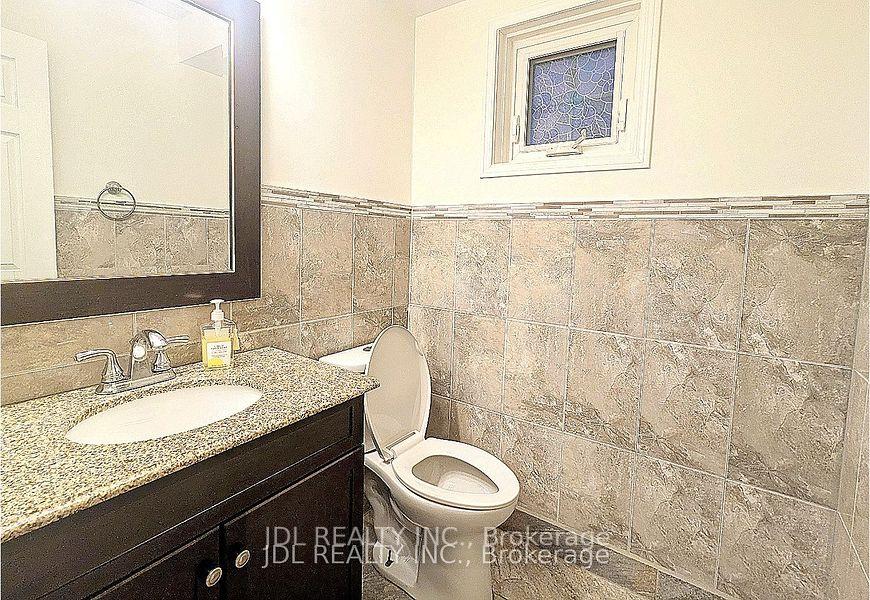Photo 8 of 135 Stonebriar Drive, Vaughan, Maple — HOMEH