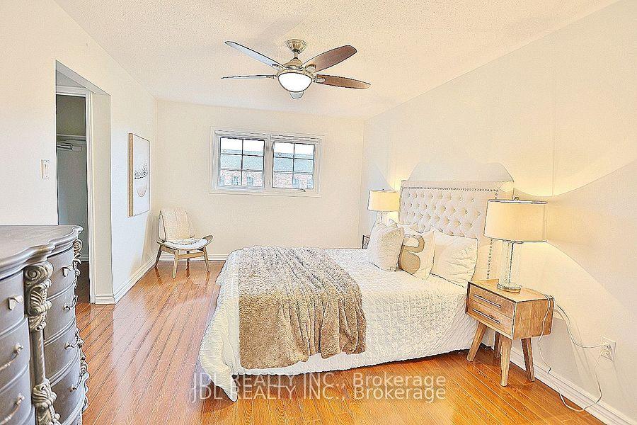 Photo 14 of 135 Stonebriar Drive, Vaughan, Maple — HOMEH