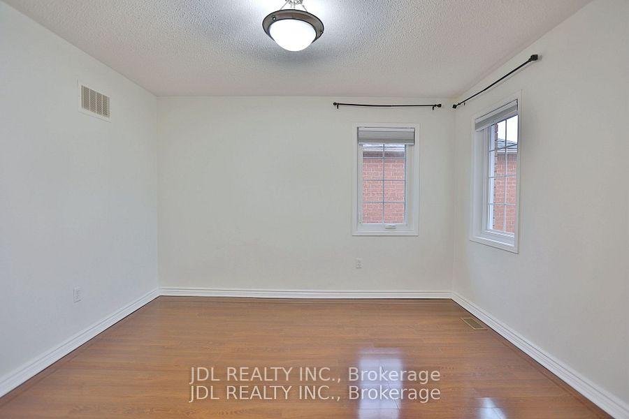 Photo 18 of 135 Stonebriar Drive, Vaughan, Maple — HOMEH