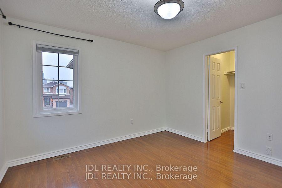 Photo 19 of 135 Stonebriar Drive, Vaughan, Maple — HOMEH