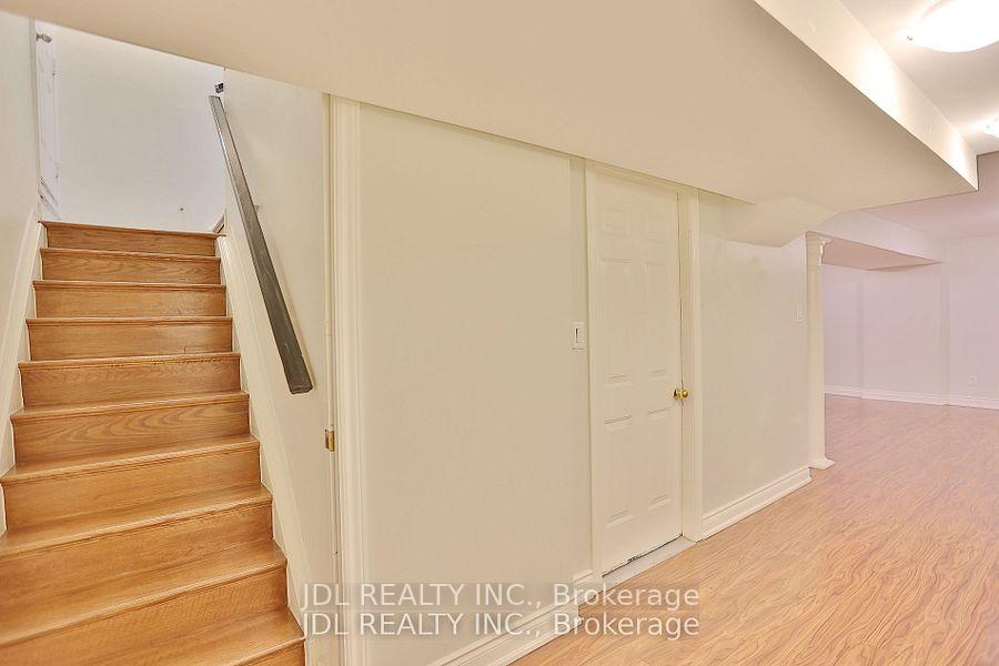Photo 20 of 135 Stonebriar Drive, Vaughan, Maple — HOMEH