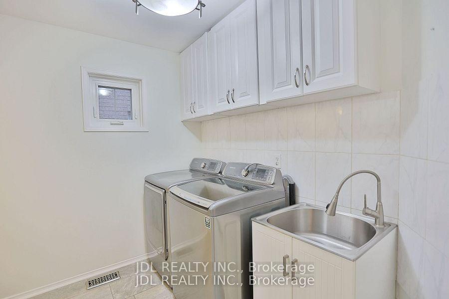 Photo 23 of 135 Stonebriar Drive, Vaughan, Maple — HOMEH