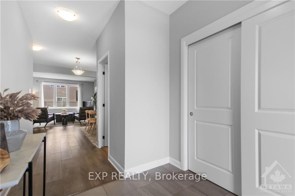 Photo 3 of 802 Cappamore Drive, Ottawa, Barrhaven - Half Moon Bay — HOMEH