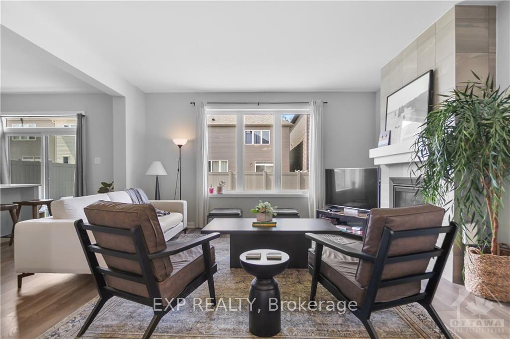Photo 5 of 802 Cappamore Drive, Ottawa, Barrhaven - Half Moon Bay — HOMEH