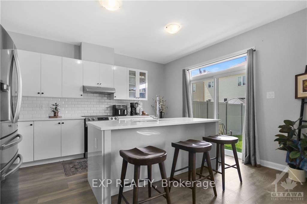 Photo 6 of 802 Cappamore Drive, Ottawa, Barrhaven - Half Moon Bay — HOMEH
