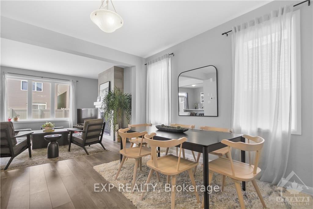 Photo 7 of 802 Cappamore Drive, Ottawa, Barrhaven - Half Moon Bay — HOMEH