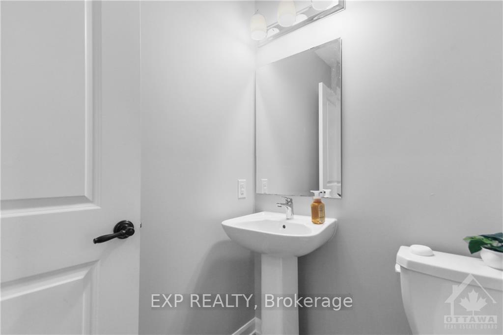 Photo 8 of 802 Cappamore Drive, Ottawa, Barrhaven - Half Moon Bay — HOMEH