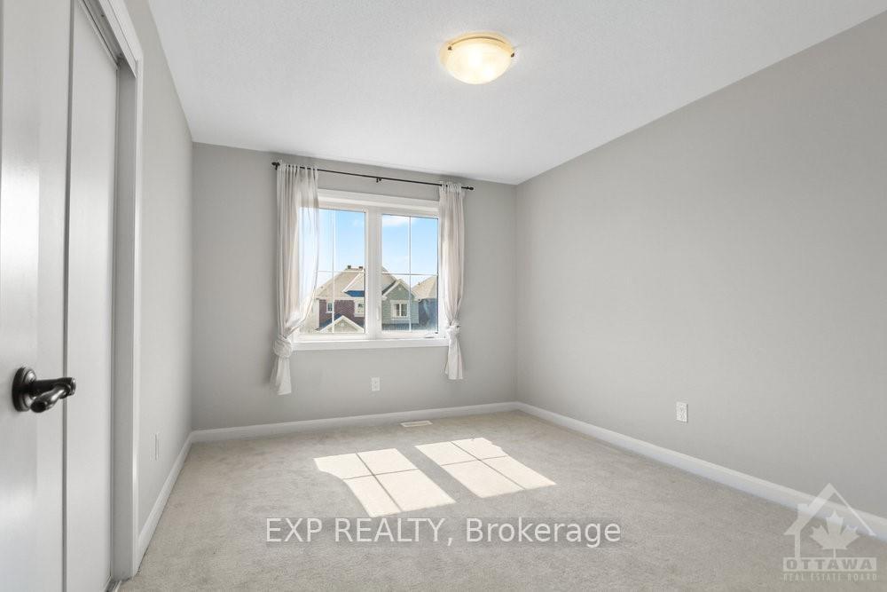 Photo 13 of 802 Cappamore Drive, Ottawa, Barrhaven - Half Moon Bay — HOMEH