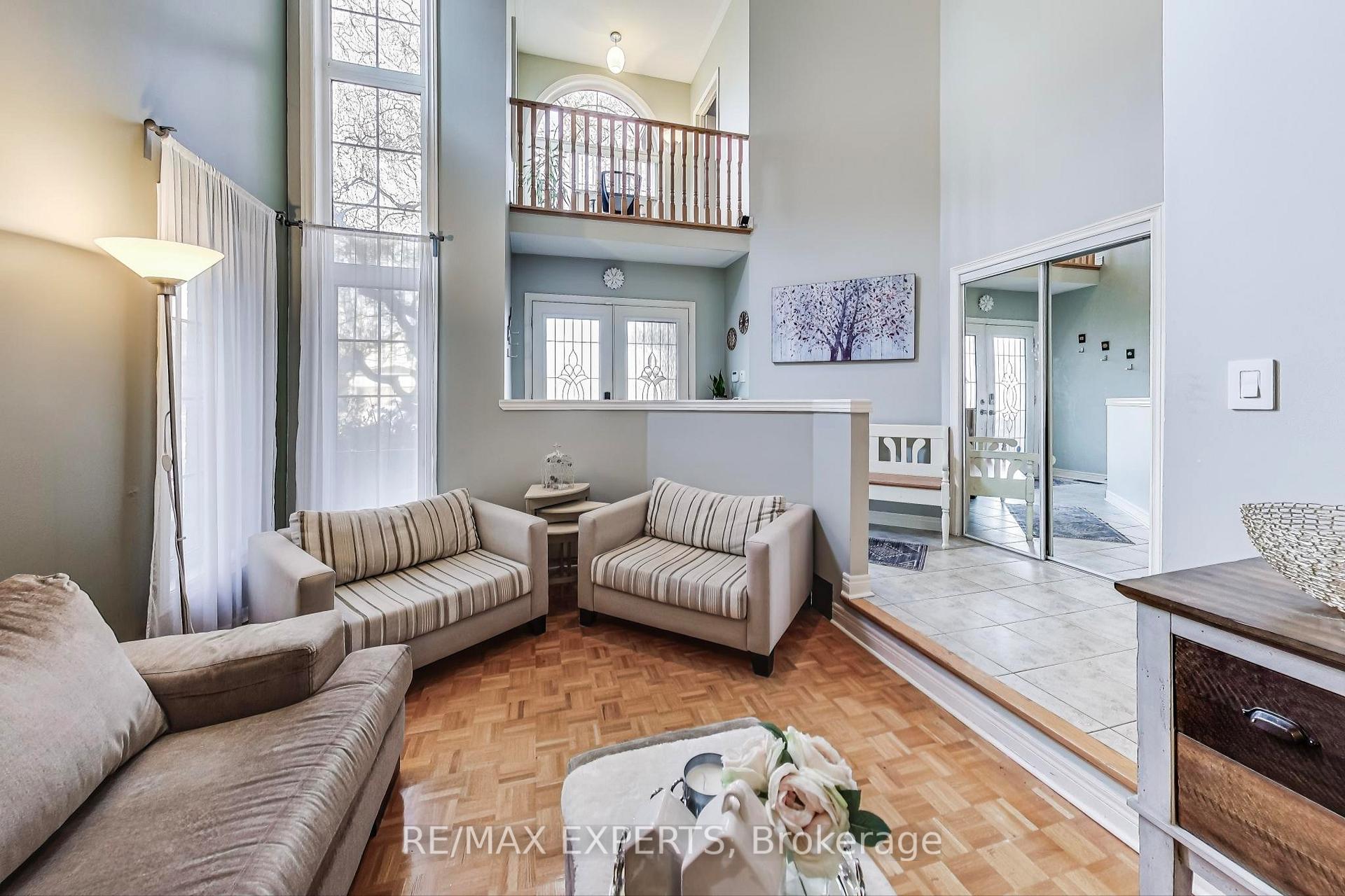 Photo 6 of 107 Princeton Gate, Vaughan, Maple — HOMEH