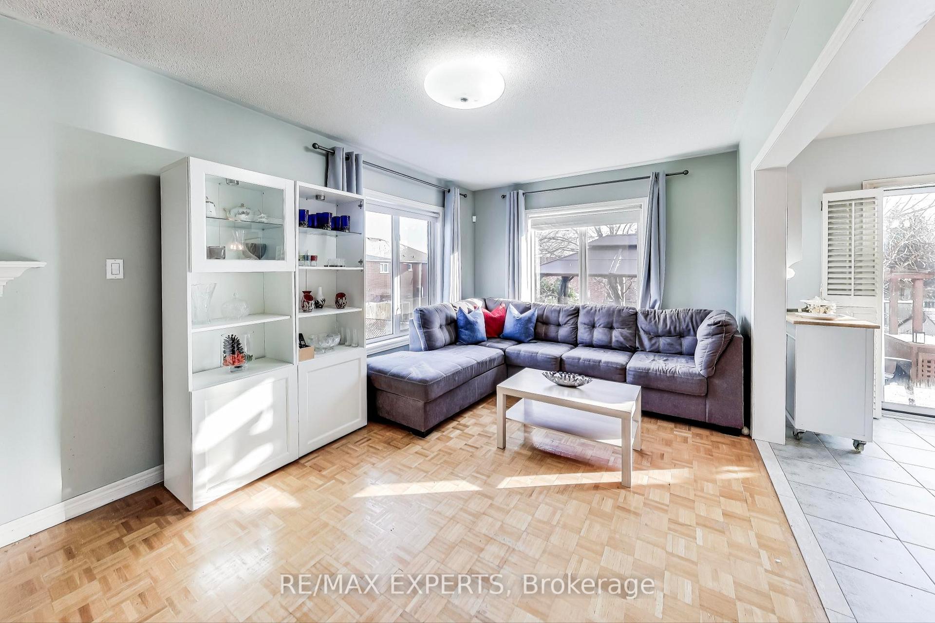 Photo 13 of 107 Princeton Gate, Vaughan, Maple — HOMEH
