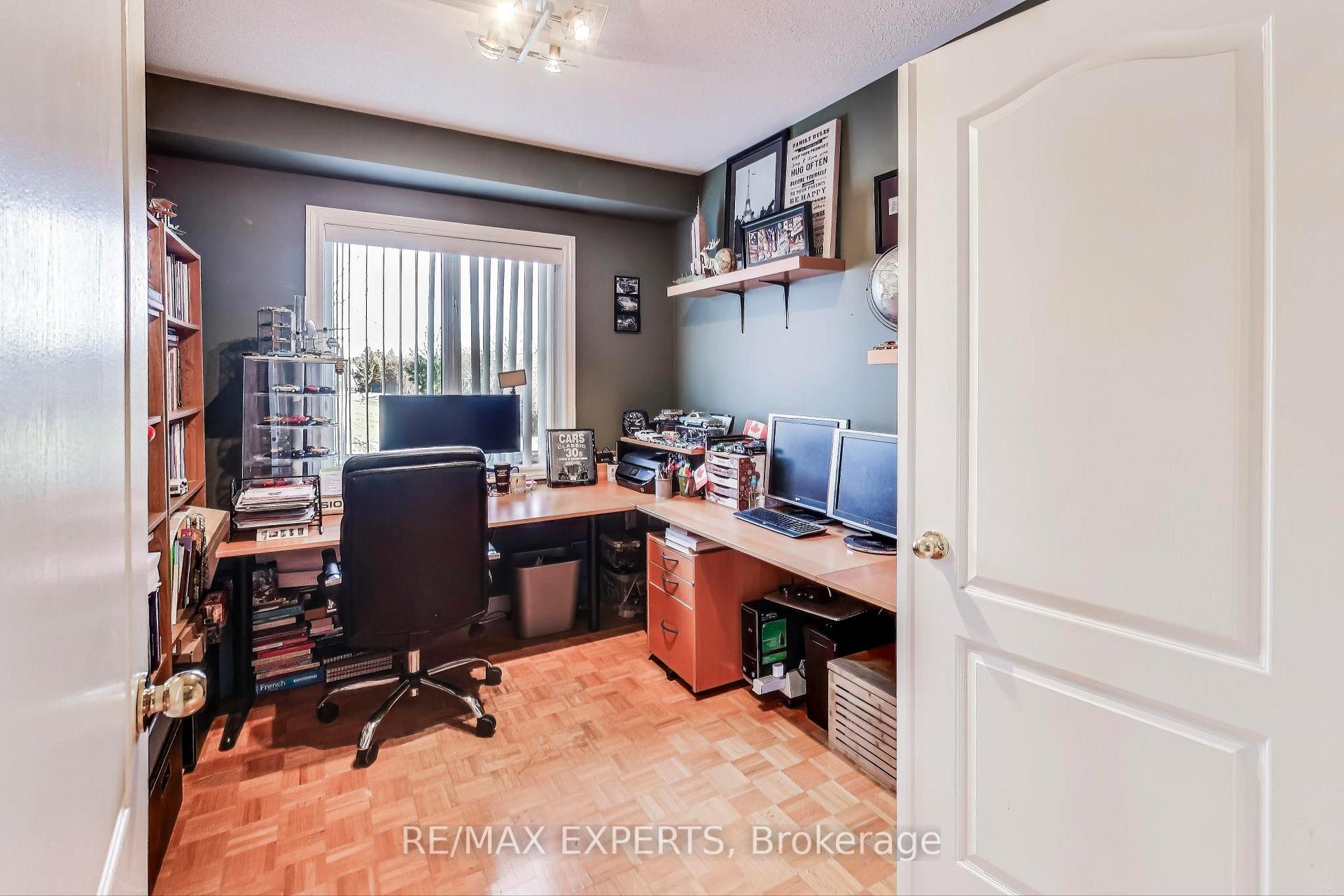 Photo 15 of 107 Princeton Gate, Vaughan, Maple — HOMEH