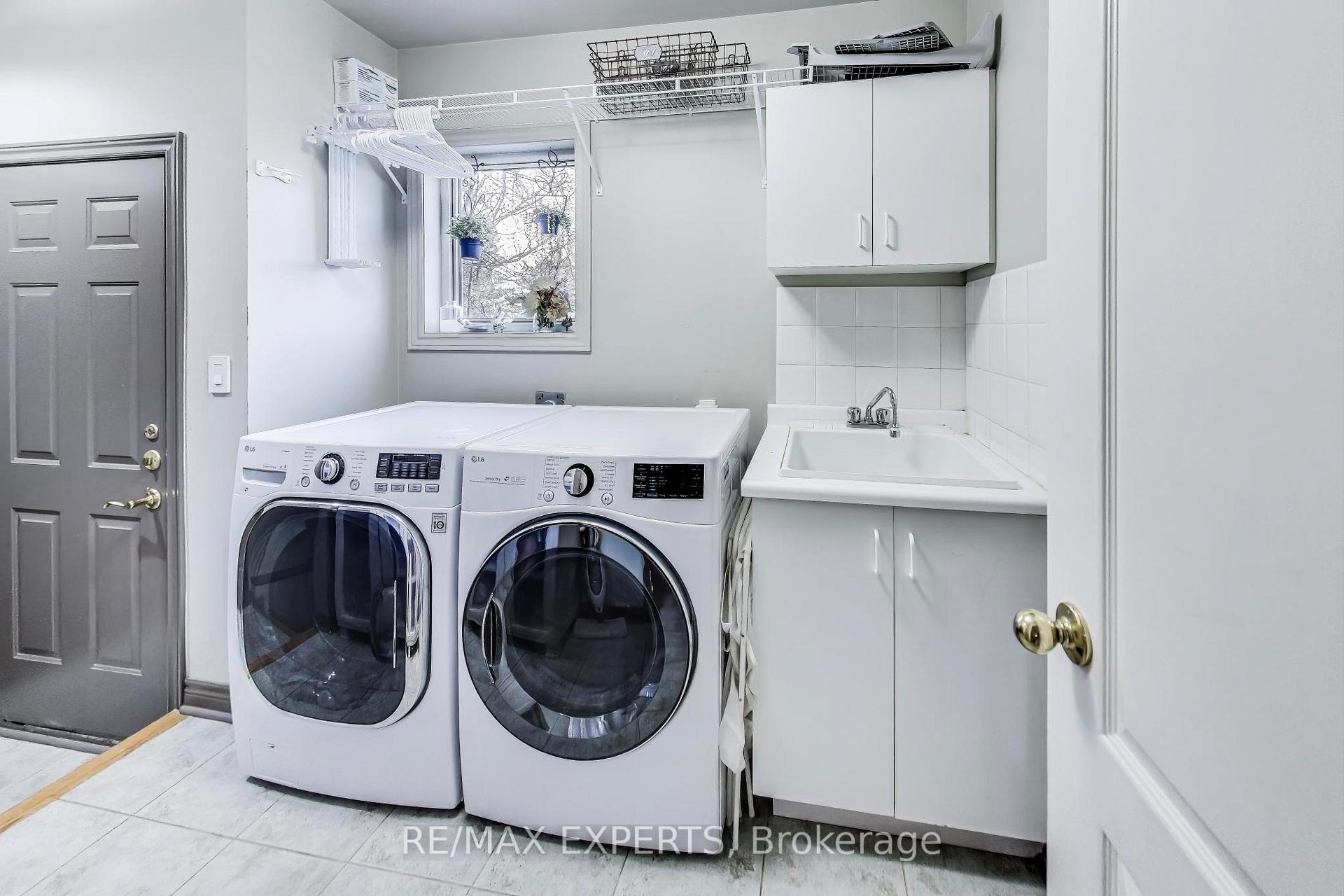 Photo 17 of 107 Princeton Gate, Vaughan, Maple — HOMEH