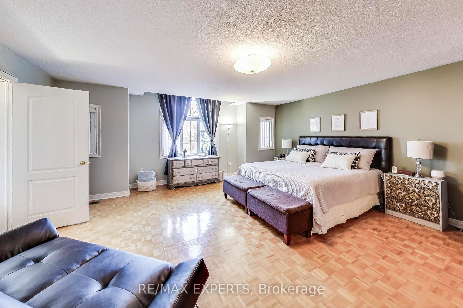 Photo 19 of 107 Princeton Gate, Vaughan, Maple — HOMEH
