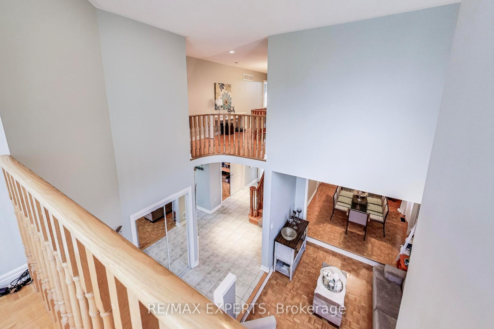 Photo 24 of 107 Princeton Gate, Vaughan, Maple — HOMEH