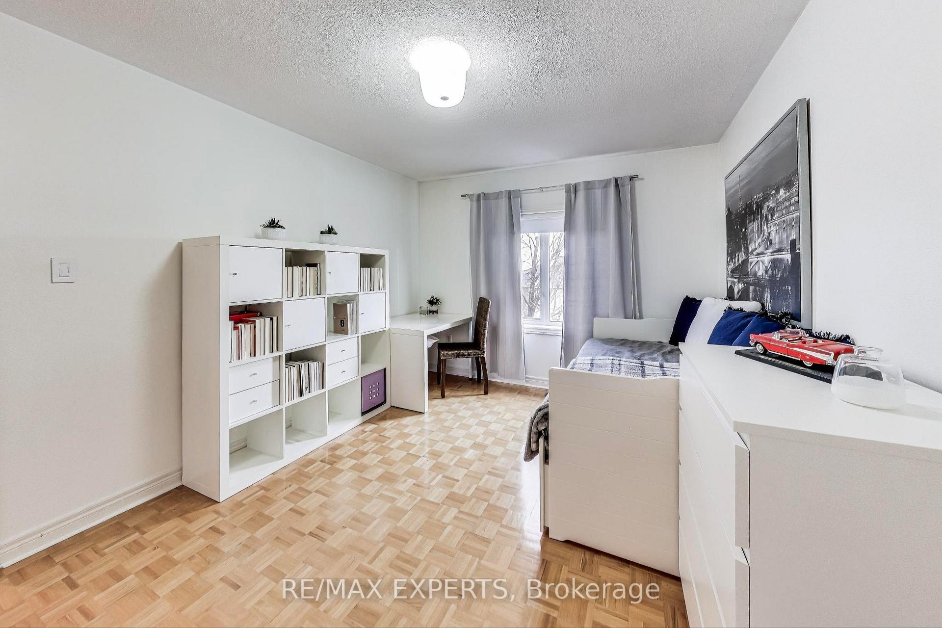 Photo 28 of 107 Princeton Gate, Vaughan, Maple — HOMEH