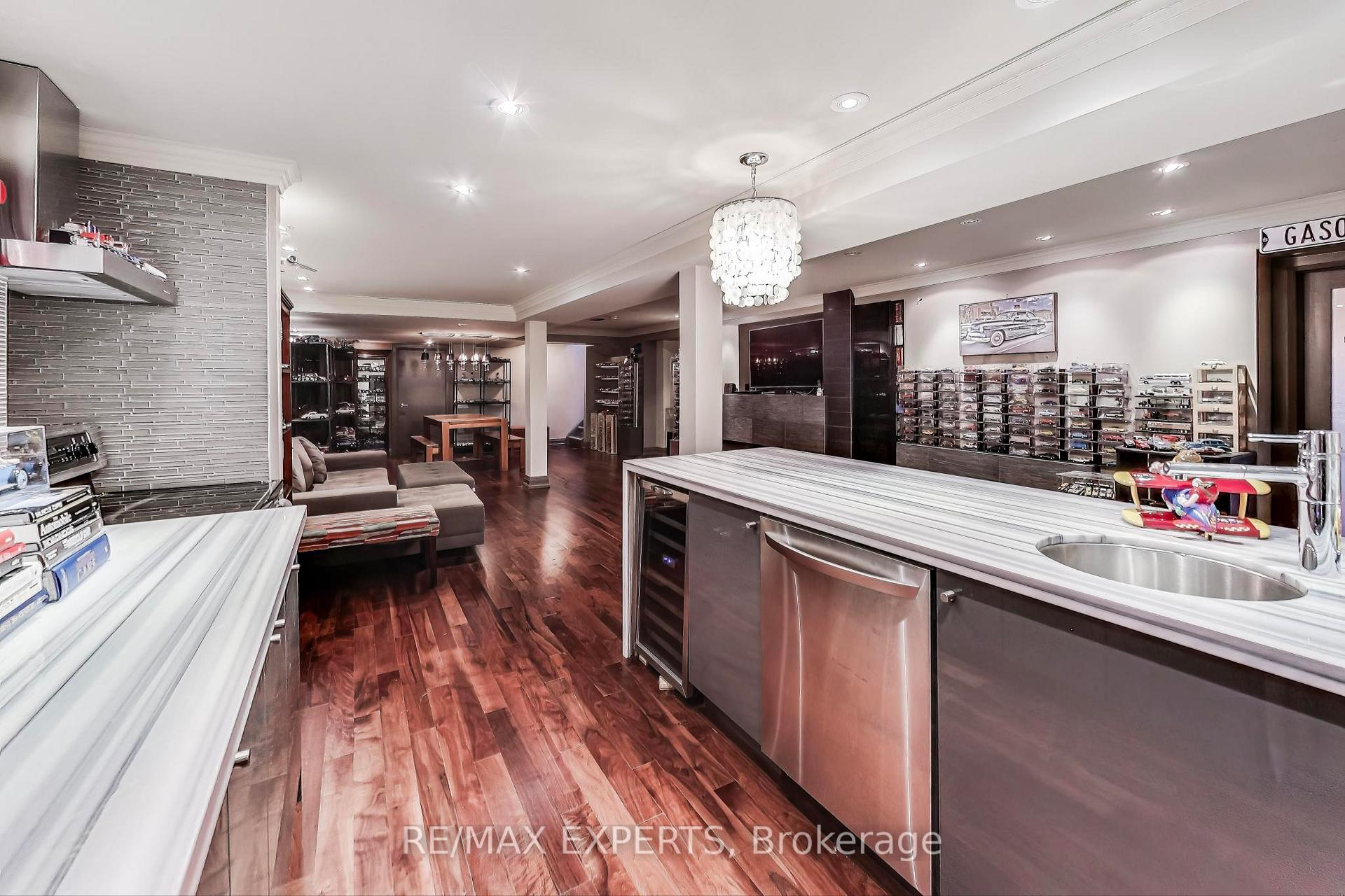 Photo 32 of 107 Princeton Gate, Vaughan, Maple — HOMEH