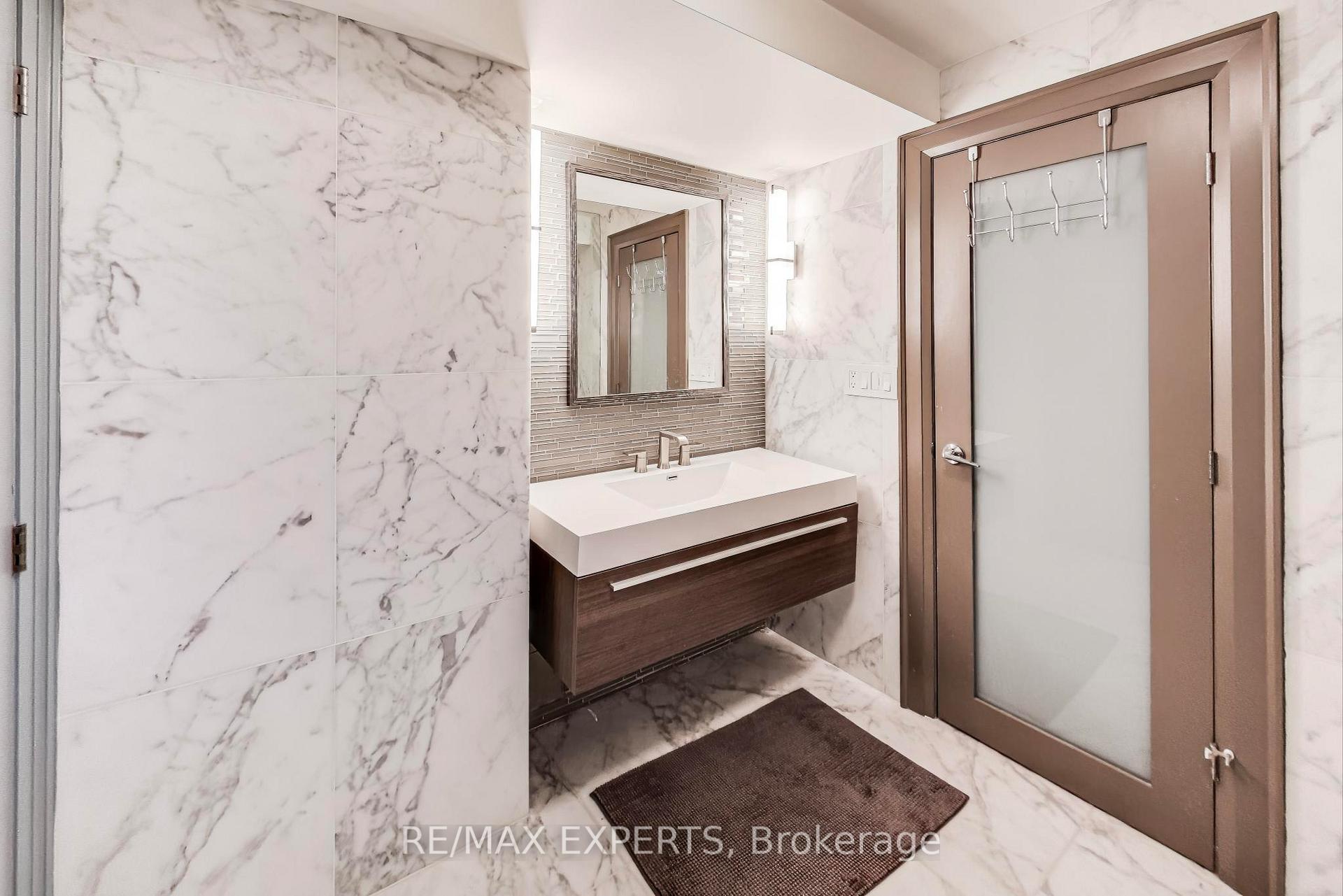 Photo 33 of 107 Princeton Gate, Vaughan, Maple — HOMEH