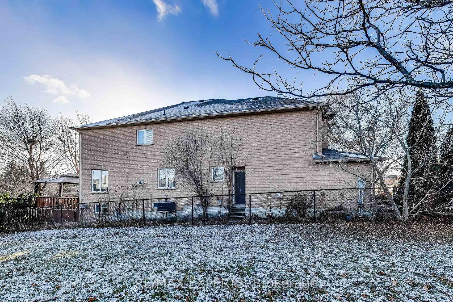 Photo 35 of 107 Princeton Gate, Vaughan, Maple — HOMEH