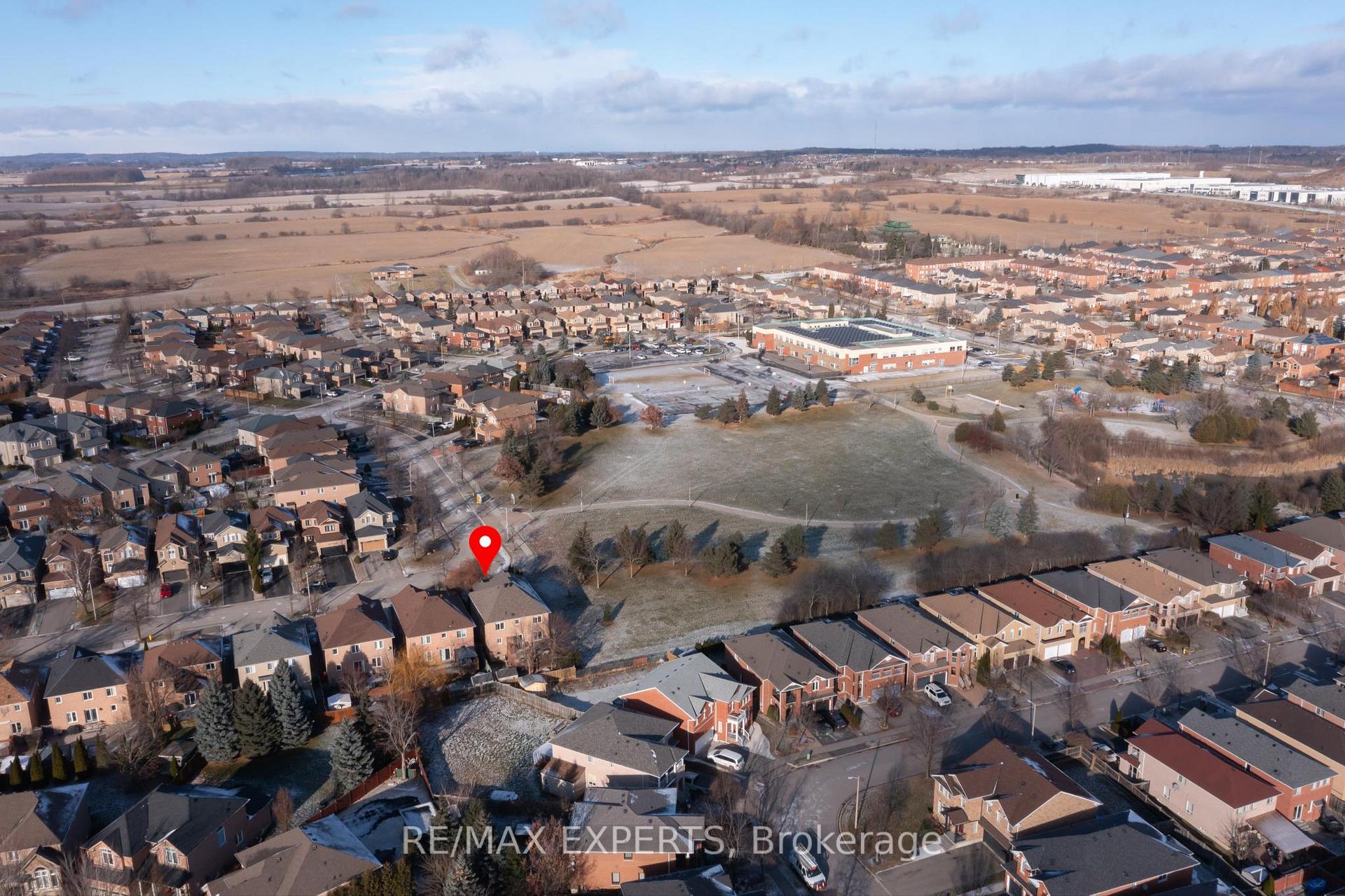 Photo 39 of 107 Princeton Gate, Vaughan, Maple — HOMEH