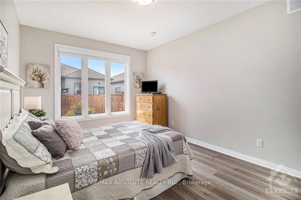 Photo 17 of 25 Mona Mcbride Drive, Arnprior — HOMEH