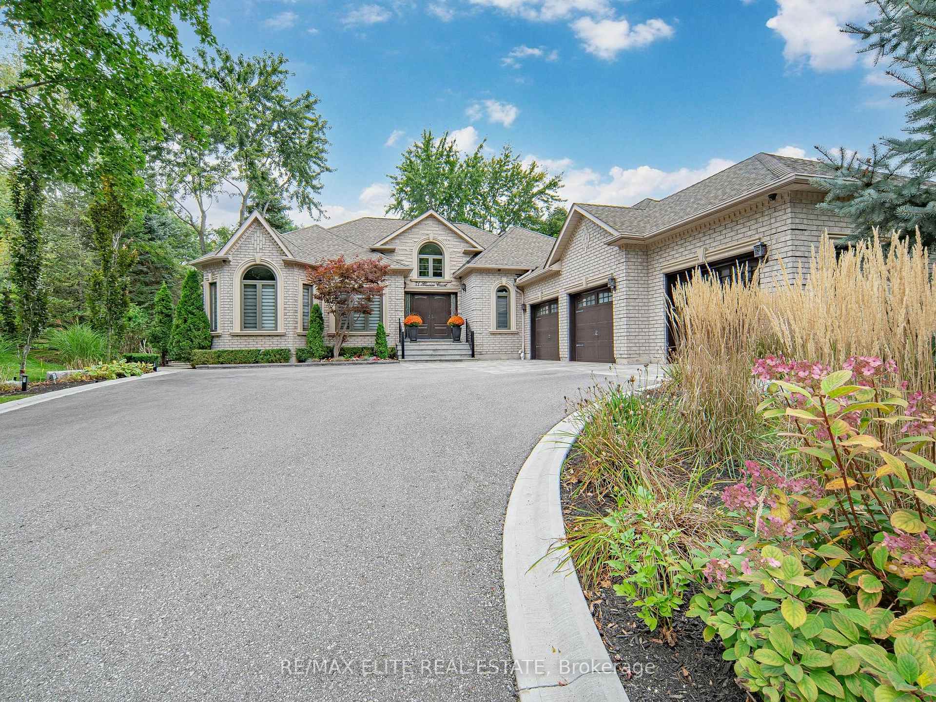 Front of 71 Glacier Court
