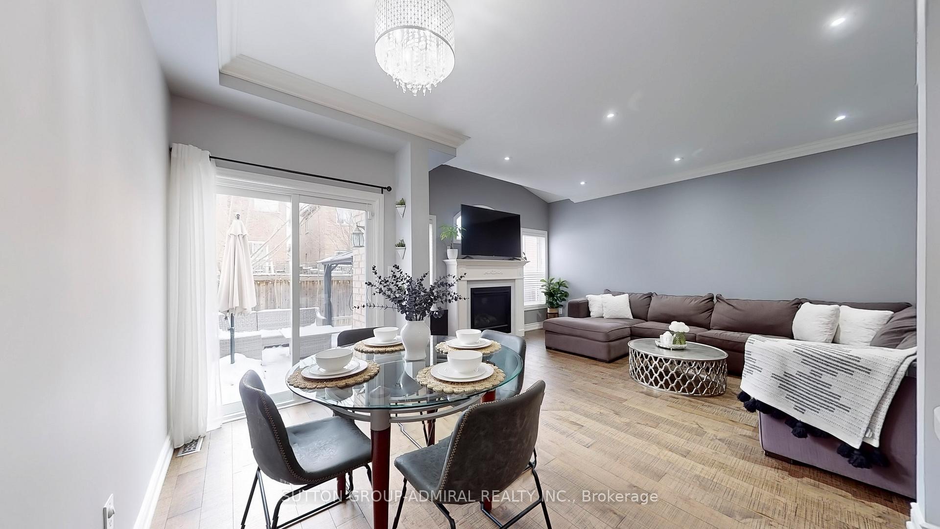 Photo 11 of 30 White Spruce Crescent, Vaughan, Patterson — HOMEH