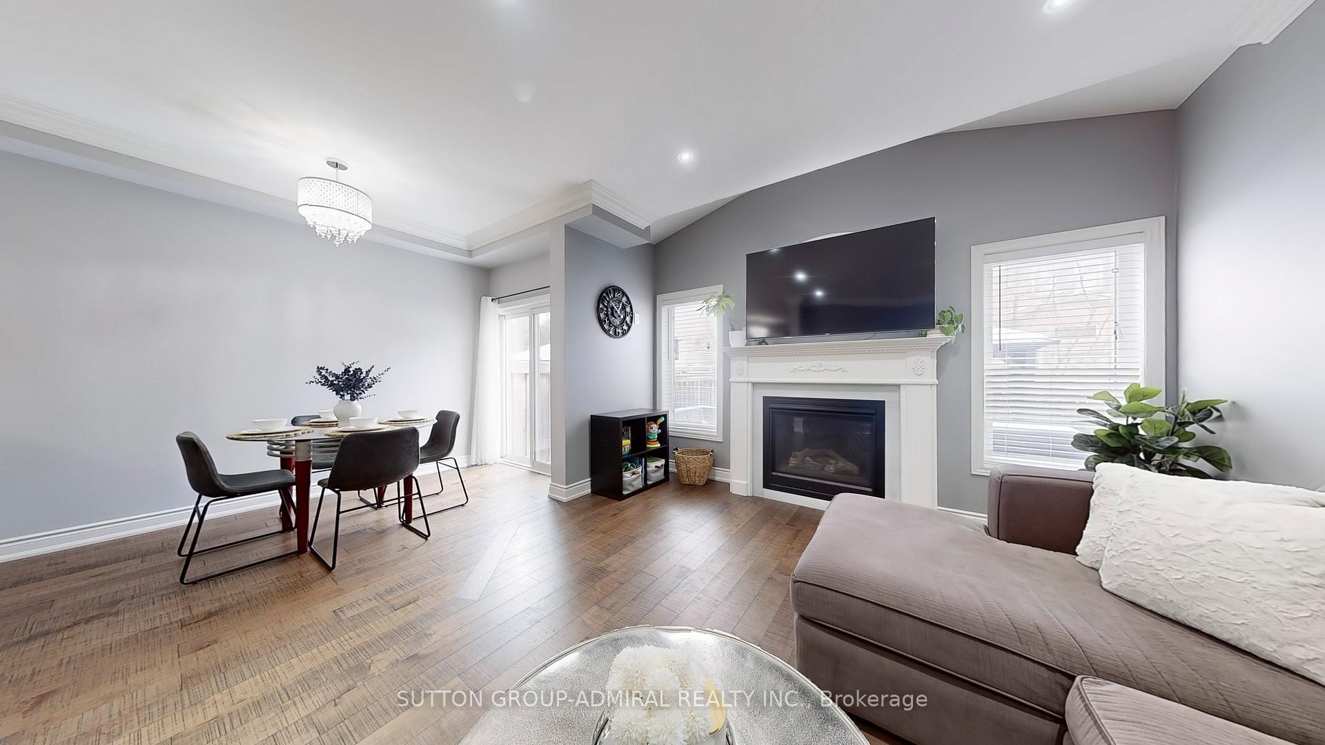 Photo 15 of 30 White Spruce Crescent, Vaughan, Patterson — HOMEH
