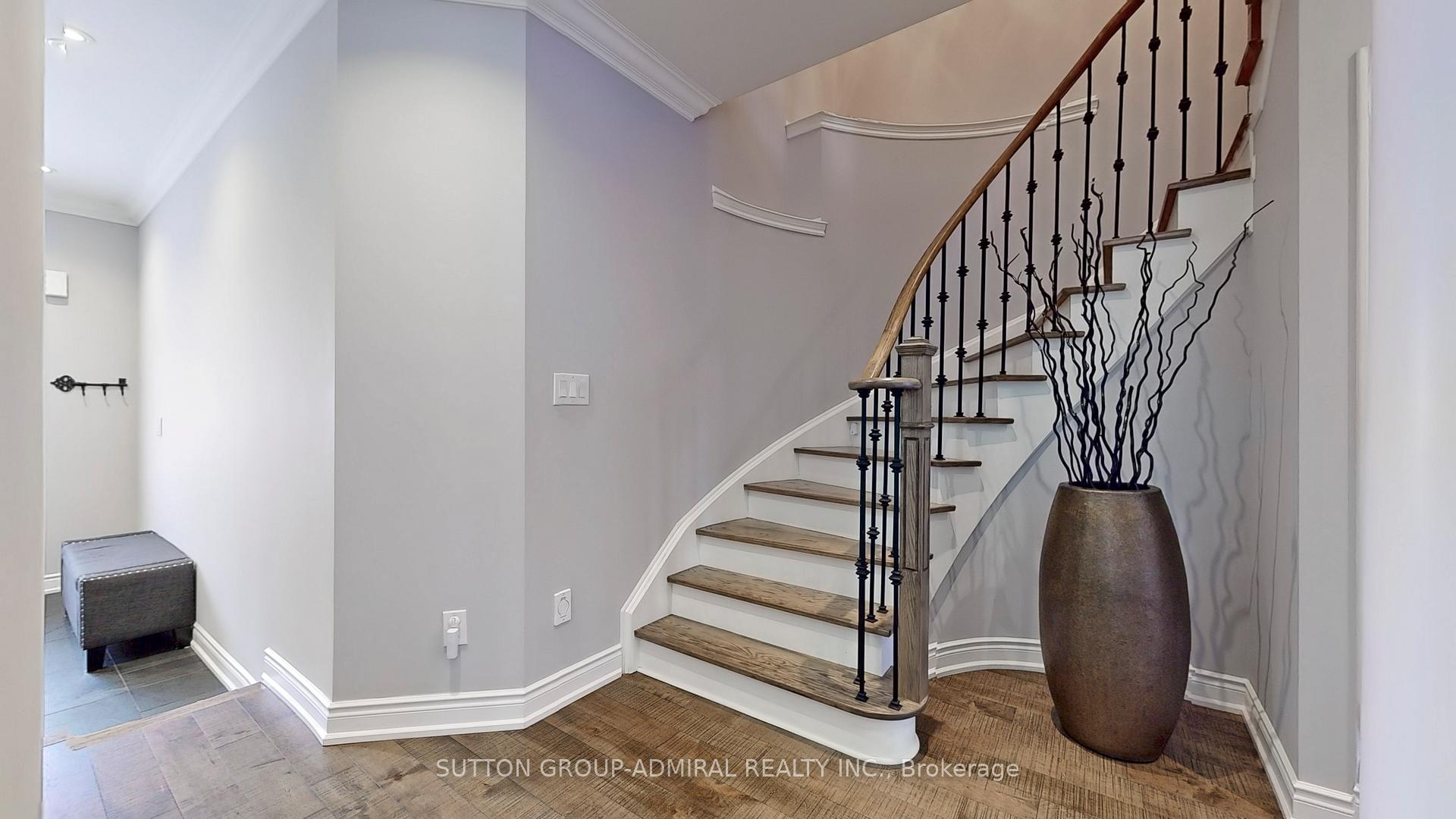 Photo 17 of 30 White Spruce Crescent, Vaughan, Patterson — HOMEH