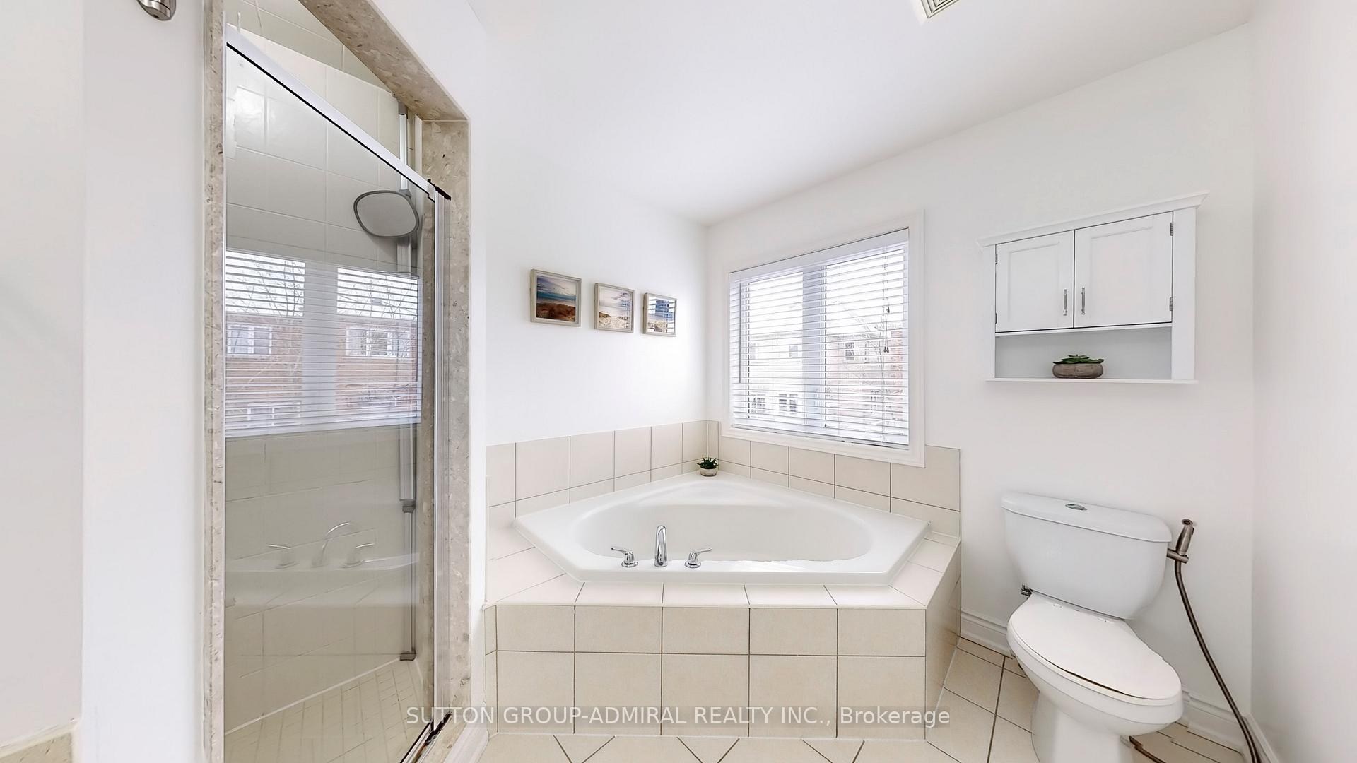Photo 22 of 30 White Spruce Crescent, Vaughan, Patterson — HOMEH