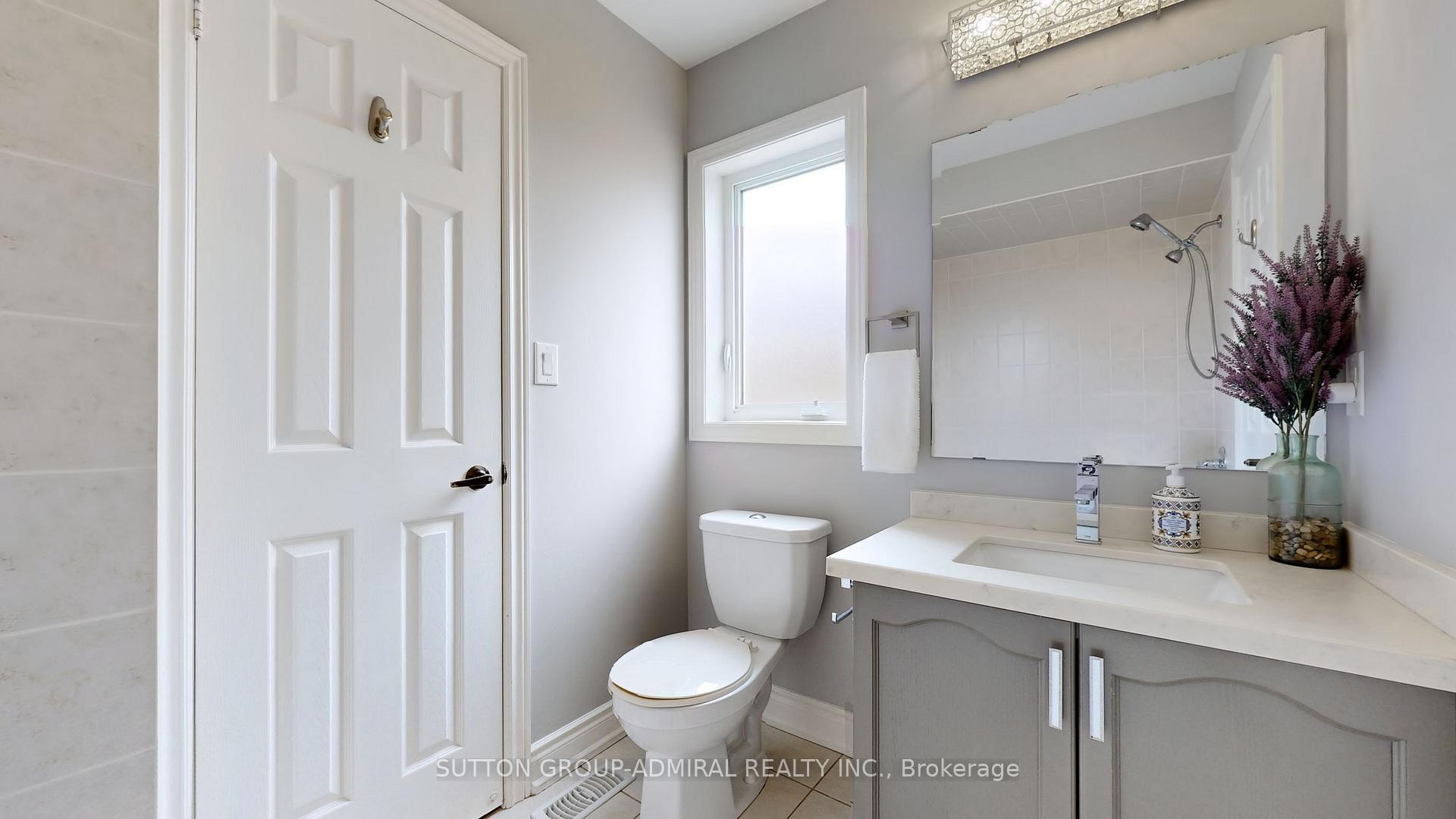 Photo 30 of 30 White Spruce Crescent, Vaughan, Patterson — HOMEH