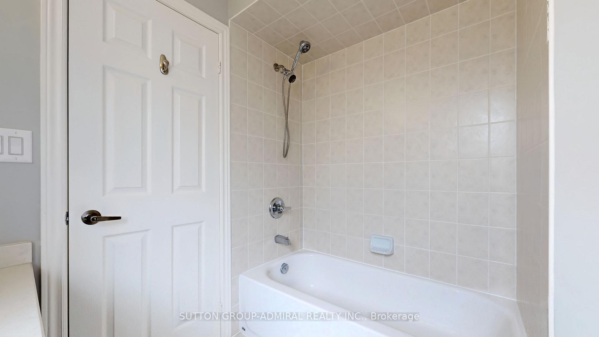 Photo 31 of 30 White Spruce Crescent, Vaughan, Patterson — HOMEH