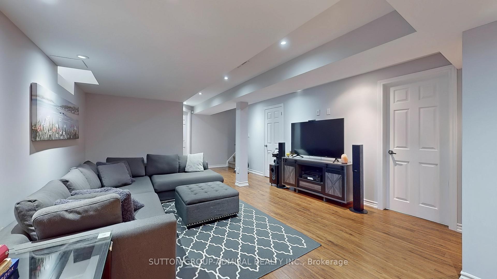 Photo 36 of 30 White Spruce Crescent, Vaughan, Patterson — HOMEH