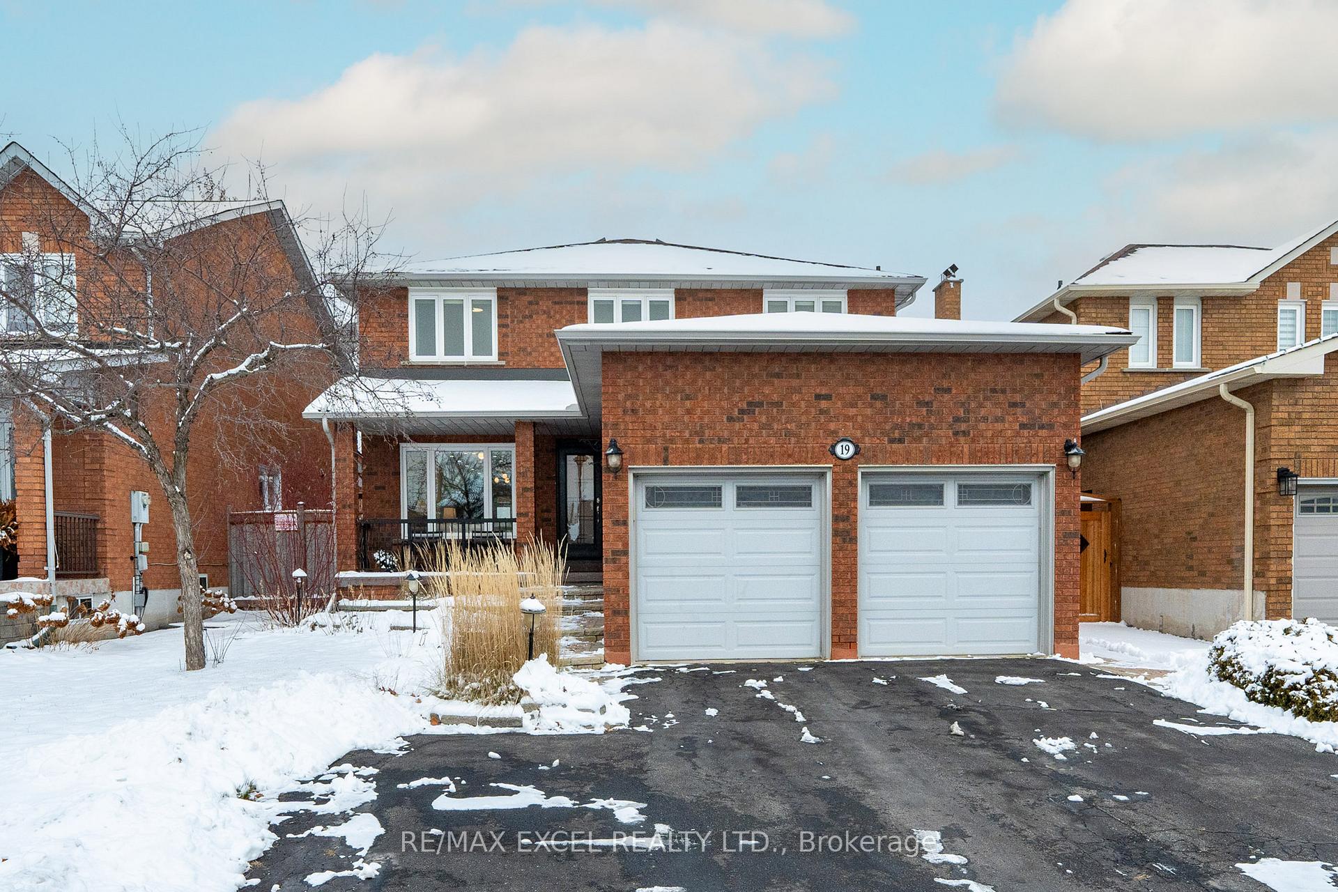 Photo 1 of 19 Spring Town Road, Vaughan, East Woodbridge — HOMEH